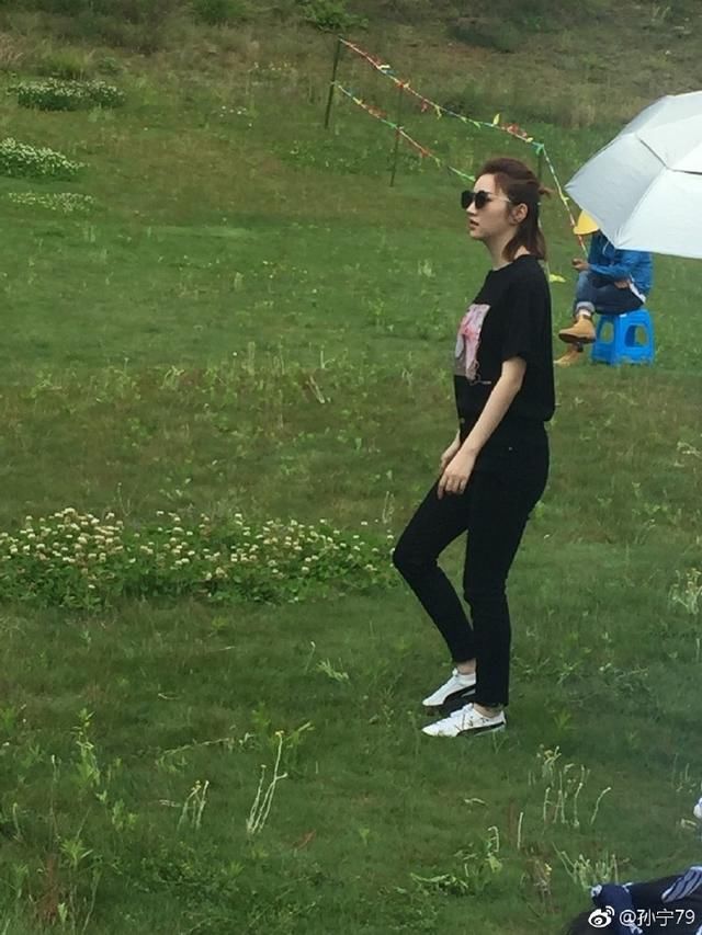 云南大理偶遇景甜,网友:没了PS,跟电视判若两