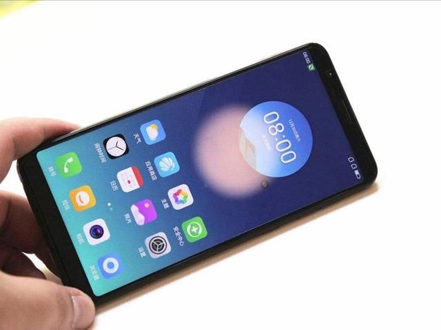 不要盲目的追求高端手机,仔细看看中端手机性