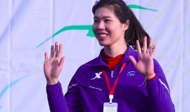 目前在北仑集训的4名副攻分别是袁心玥,高意,杨涵玉和王媛媛.