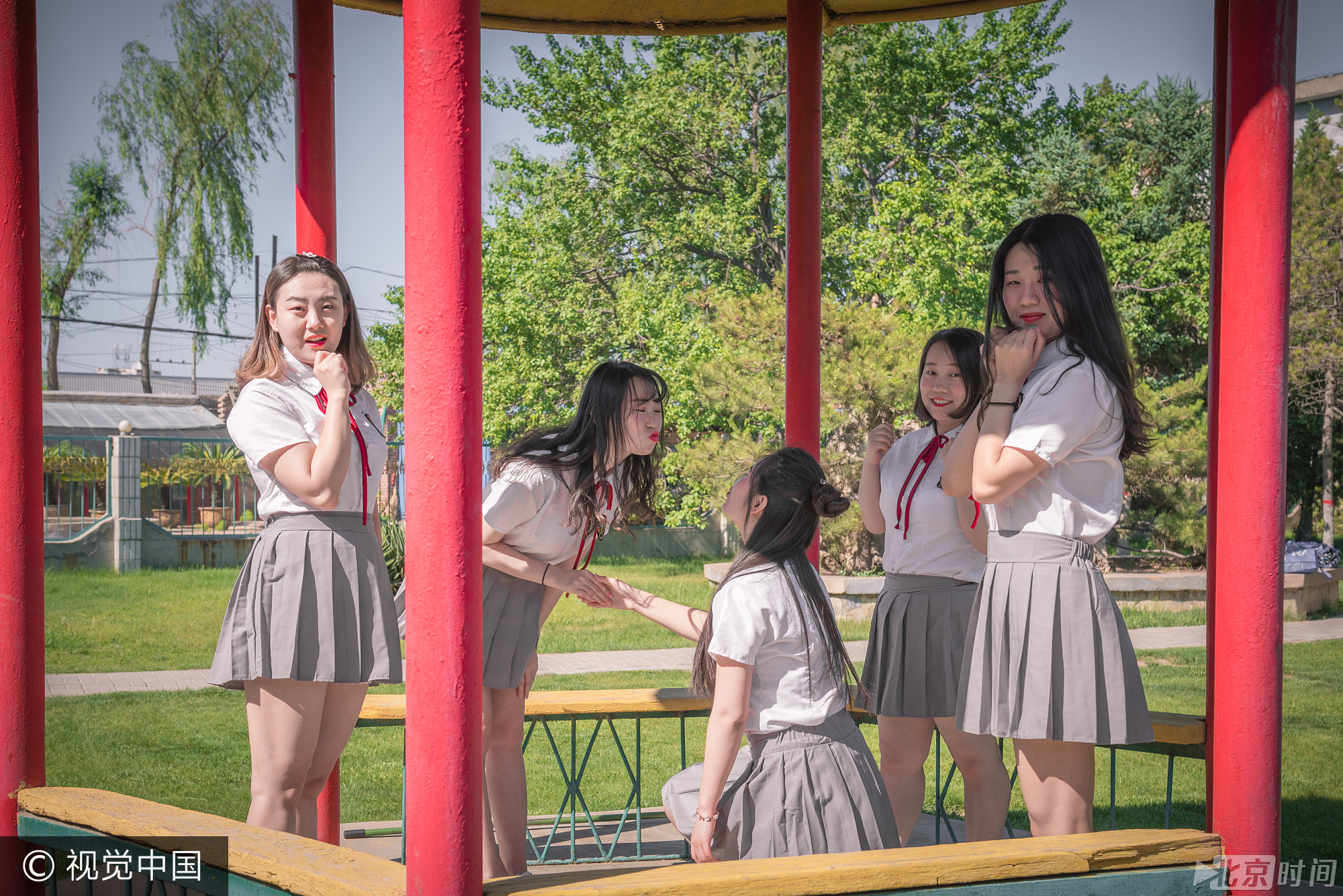 太原美女拍毕业照 清纯靓丽获赞“最美宿舍照” 太原美女拍毕业照 清纯靓丽获赞“最美宿舍照”