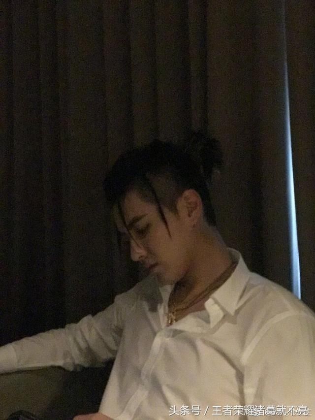 帝师锤UU:李易峰艹粉,骂Gai傻X UU回应:我只是