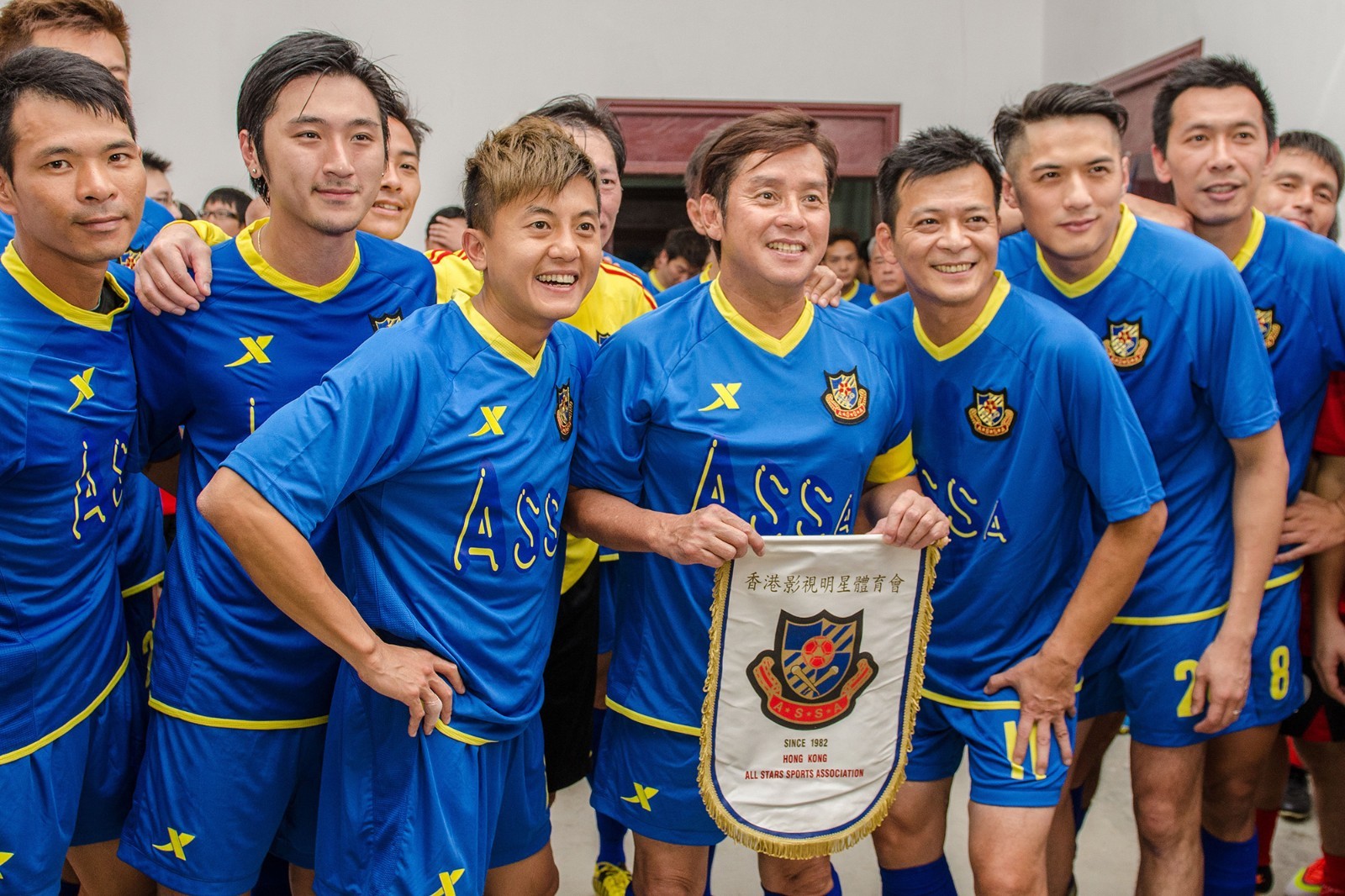 香港明星足球队2019首赛深圳雷克沙公益杯,助