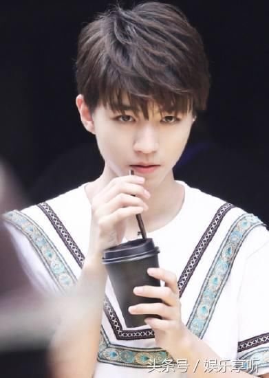 网友偶遇王俊凯助理小马哥,粉丝:小凯说不定就