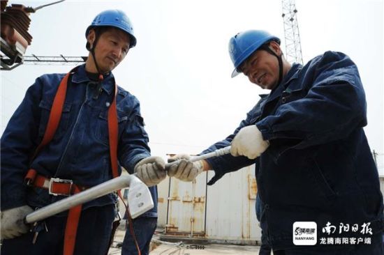 国网南阳供电公司:开展电力设备春季大检修