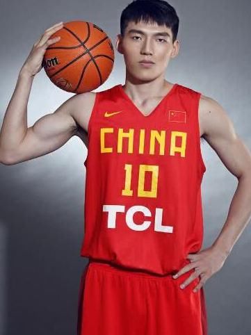 正业的富二代非要打篮球,现在还成了国家队队