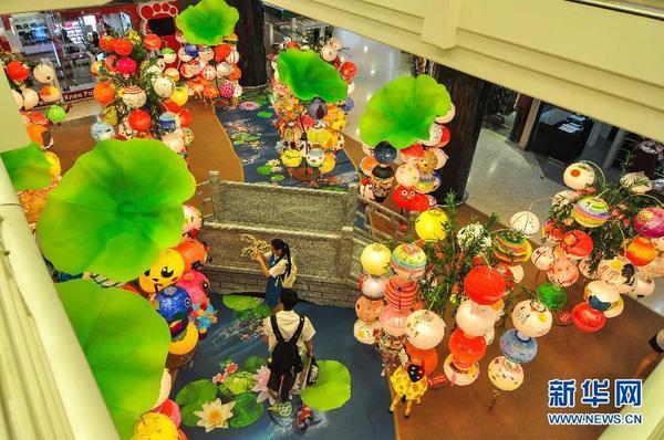 马来西亚手制灯笼迎中秋 马来西亚手制灯笼迎中秋