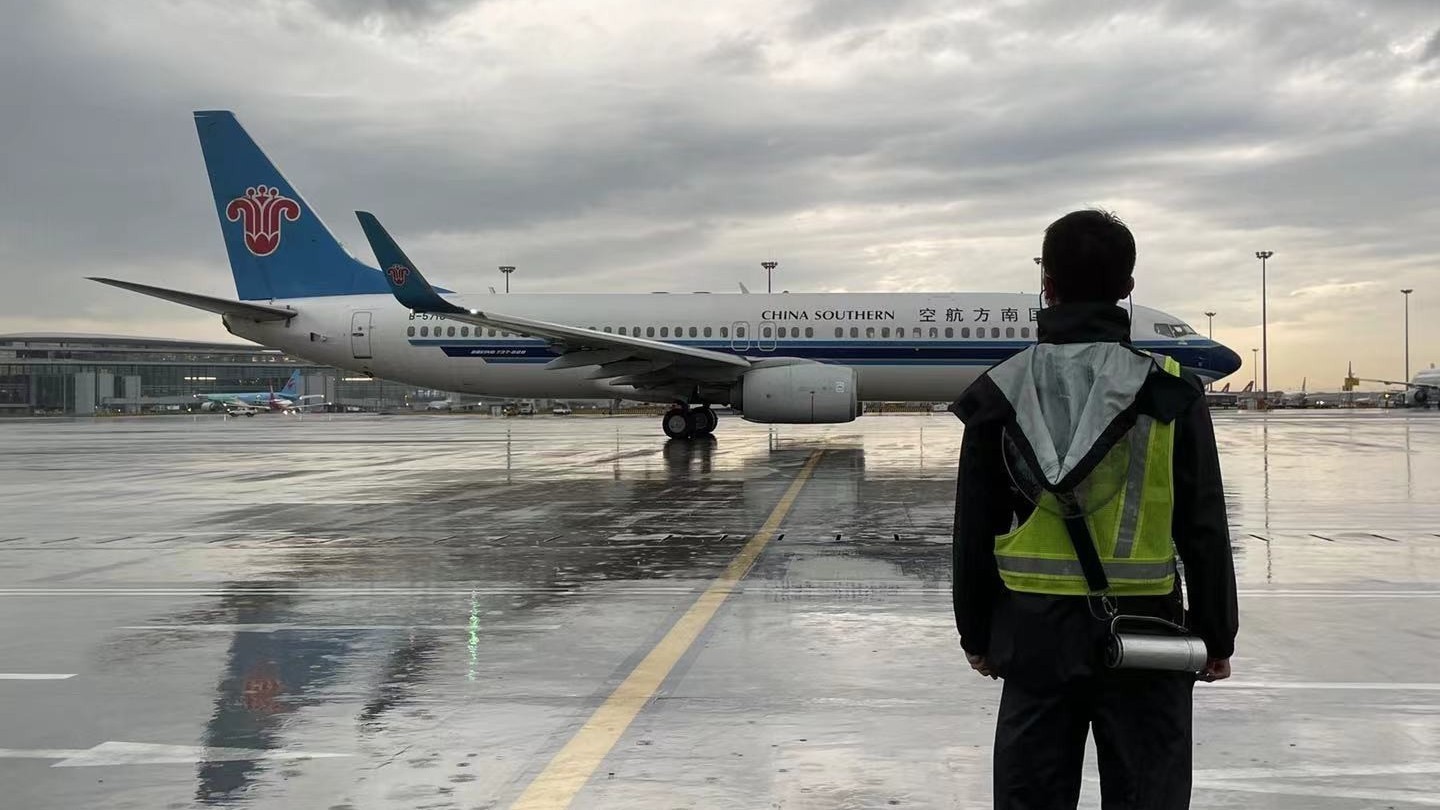 台风“烟花”来袭  南航计划取消25日在上海所有进出港航班