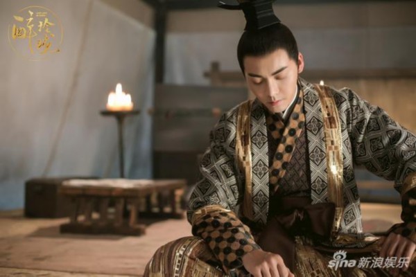 陈伟霆《醉玲珑》再清零 元凌被铁链锁喉鲜血直接喷了一脸