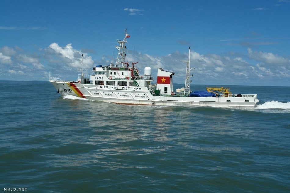 要搞事?越南渔政船及大批渔船包围中国黄岩岛
