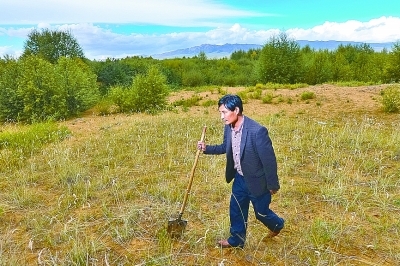 光明日报记者 万玛加 "青海好,青海好,青海的山上不长草,风吹着石头