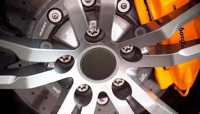 中国小心!美国面上要和谈,背地却在搞经济围