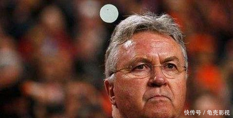 国足有希望!希丁克刚到就做出这个决定,一眼看