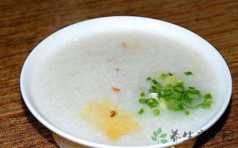 恶心想吐按什么穴位