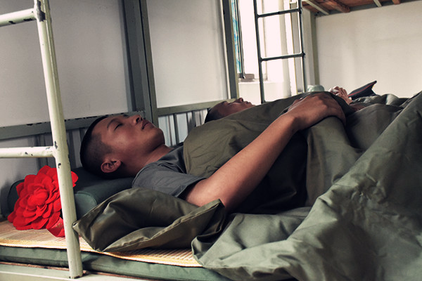 午休,是部队一日生活制度的一部分.