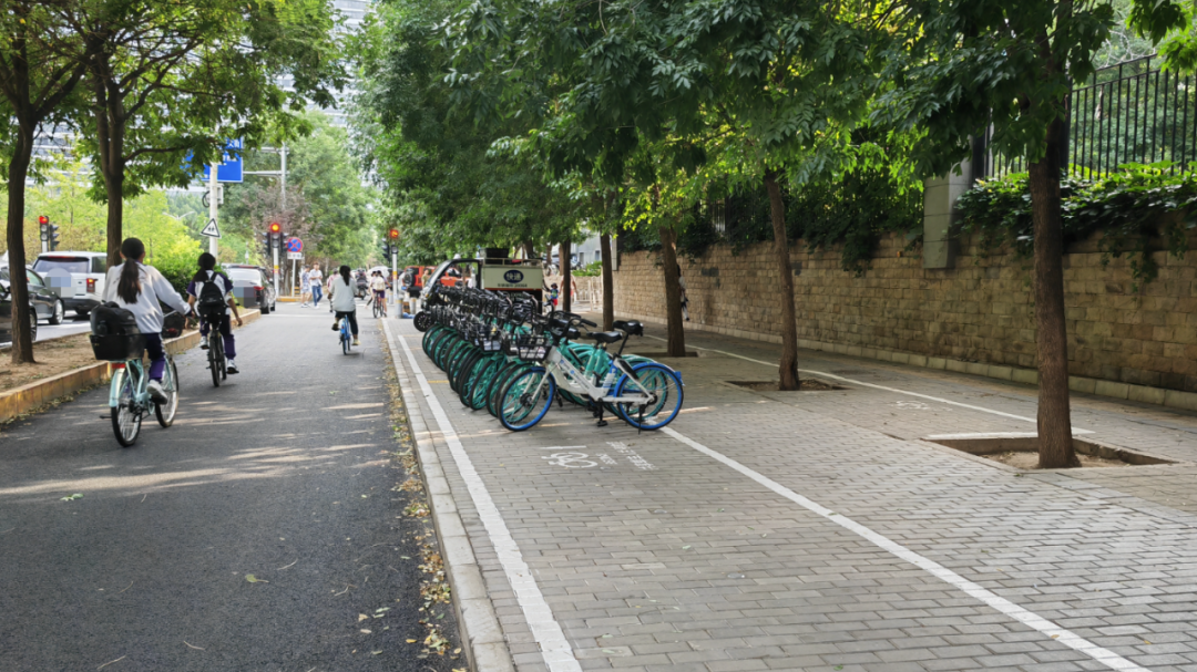 共享单车锁不上,您停对了吗?(附停放点查找方法→) 共享单车锁不上,您停对了吗?(附停放点查找方法→)