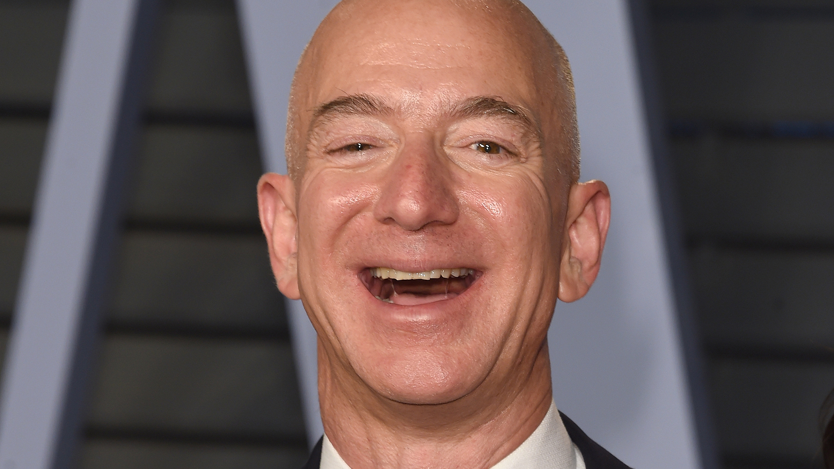 11天套现40亿美元后 世界首富购入洛杉矶最贵豪宅:面积超3万平米 11天套现40亿美元后 世界首富购入洛杉矶最贵豪宅:面积超3万平米