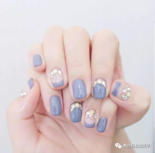 指甲短小,过年应该做什么美甲?