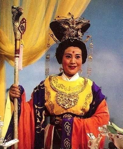 《西游记》中玉皇大帝和王母娘娘是什么关系?是夫妻还是同事?