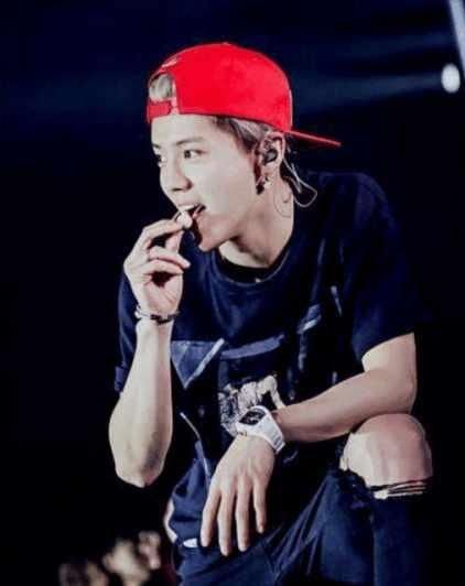 谁家爱豆人气大? 赵丽颖单条微博转发过亿, 鹿