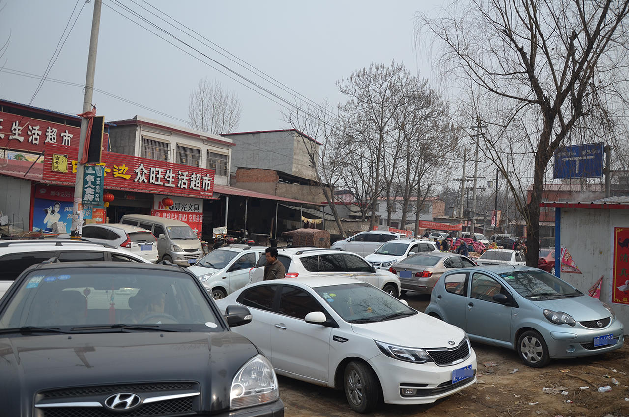 春节城市成空城,但农村却很尴尬,比北上广还堵