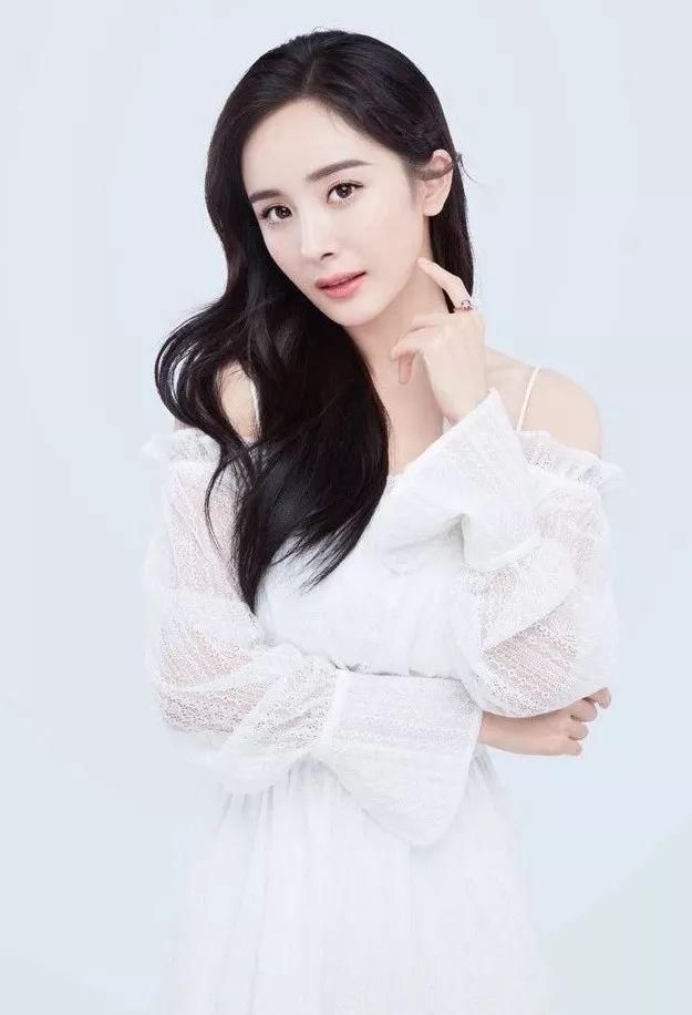 杨幂夏天穿衣搭配 杨幂教你穿衣搭配时髦又减