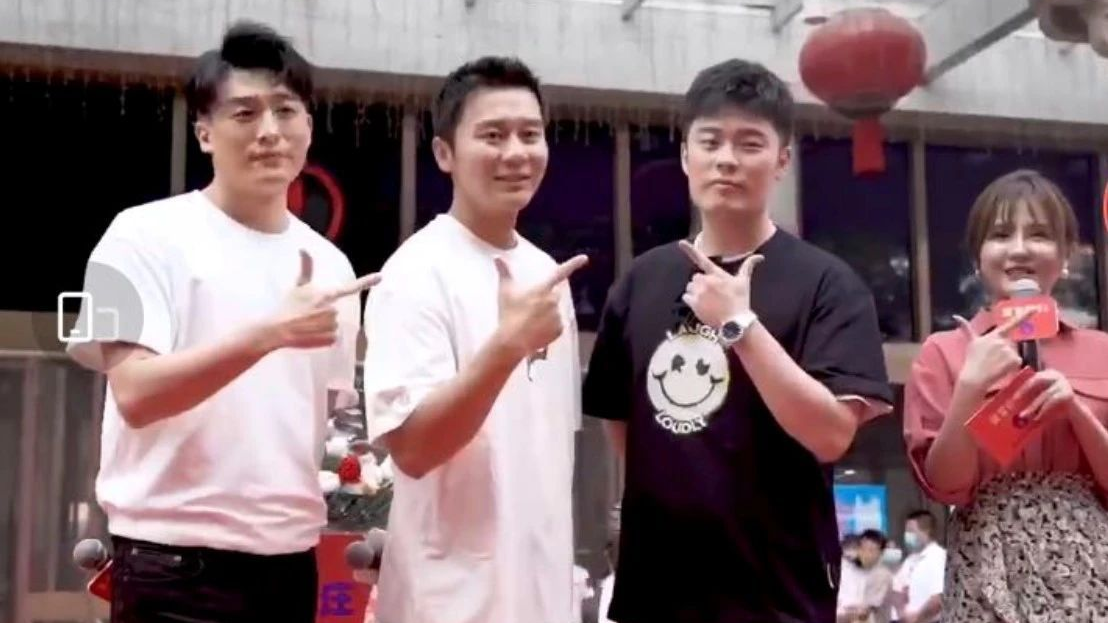 陈赫投资火锅店摊上事了?被指吃出蛆虫 回应:正以法律手段处理 陈赫投资火锅店摊上事了?被指吃出蛆虫 回应:正以法律手段处理