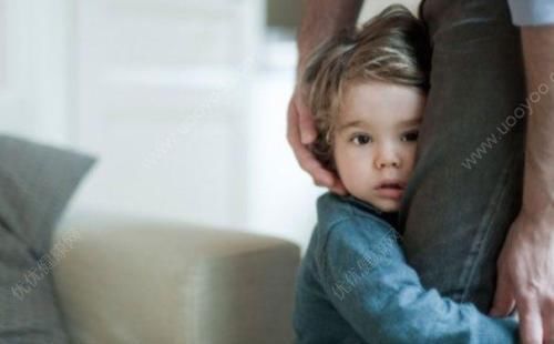 孩子内向不爱说话怎么办?