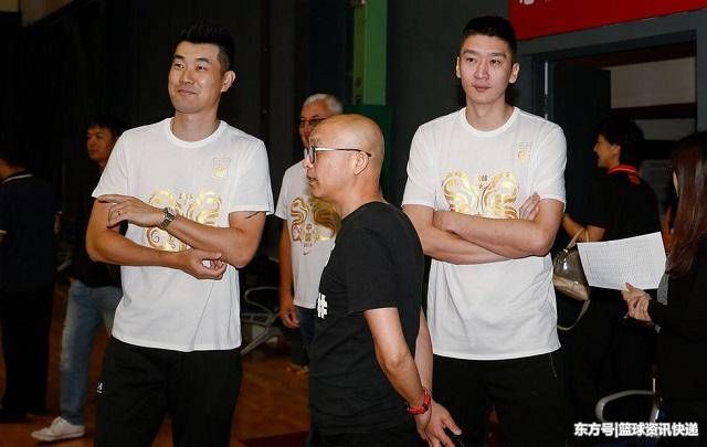 男篮08一代聚首!孙悦无球可打最可怜,篮协秘书