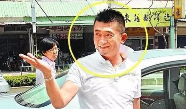 曾年入53亿,开百万劳斯莱斯,如今沦落到路边摆