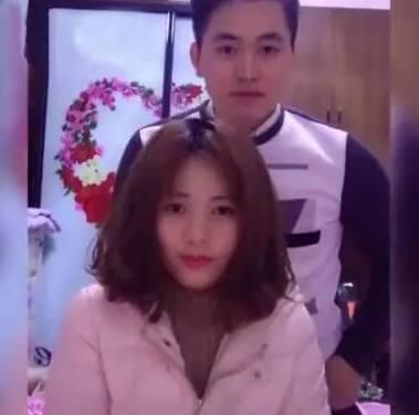 当美女撩开头发那瞬间,瓜子脸变大脸,仿佛重新