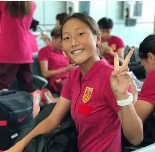 国足的队员有多差劲?女足的姑娘们也能甩他们