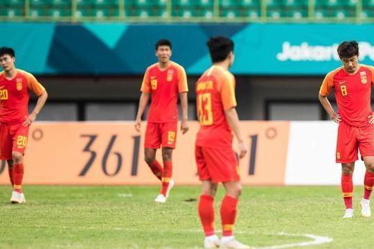 男足受到男篮红队和蓝队启发,准备分1队和2队