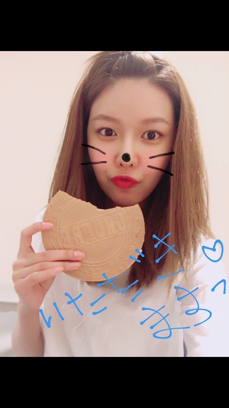 story公开近况自拍照,并分享了sm公司御用编舞rino nakasone老师送上