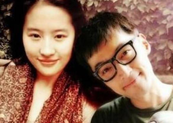 胡歌刘亦菲疑似公布恋情, 10年终成正果, 网友