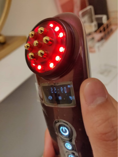 星空体育官方网站:家用射频美容仪有副作用吗?家用射频仪可天天用吗?(图4)