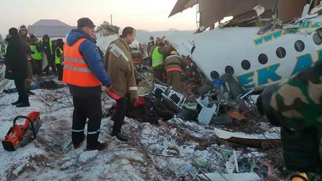 哈萨克斯坦坠机事故已致12死49伤 无中国公民伤亡 哈萨克斯坦坠机事故已致12死49伤 无中国公民伤亡