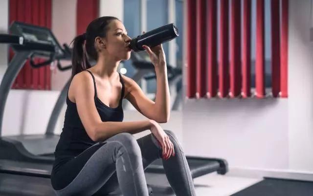 女生去健身房应该如何锻炼?学会这几个步骤!