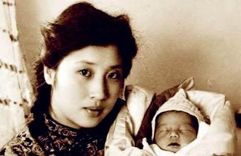 张灵甫爱妻一生拒买日货,曾反对赵薇饰演自己