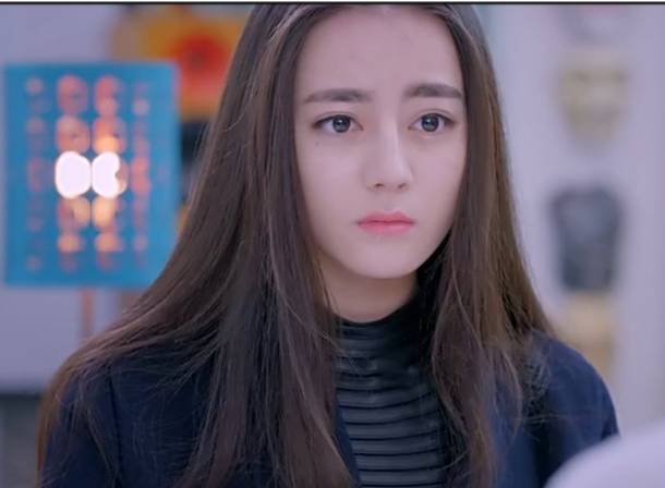 迪丽热巴跟小李子相比,中间大概隔了一万个杨颖 迪丽热巴跟小李子相比,中间大概隔了一万个杨颖