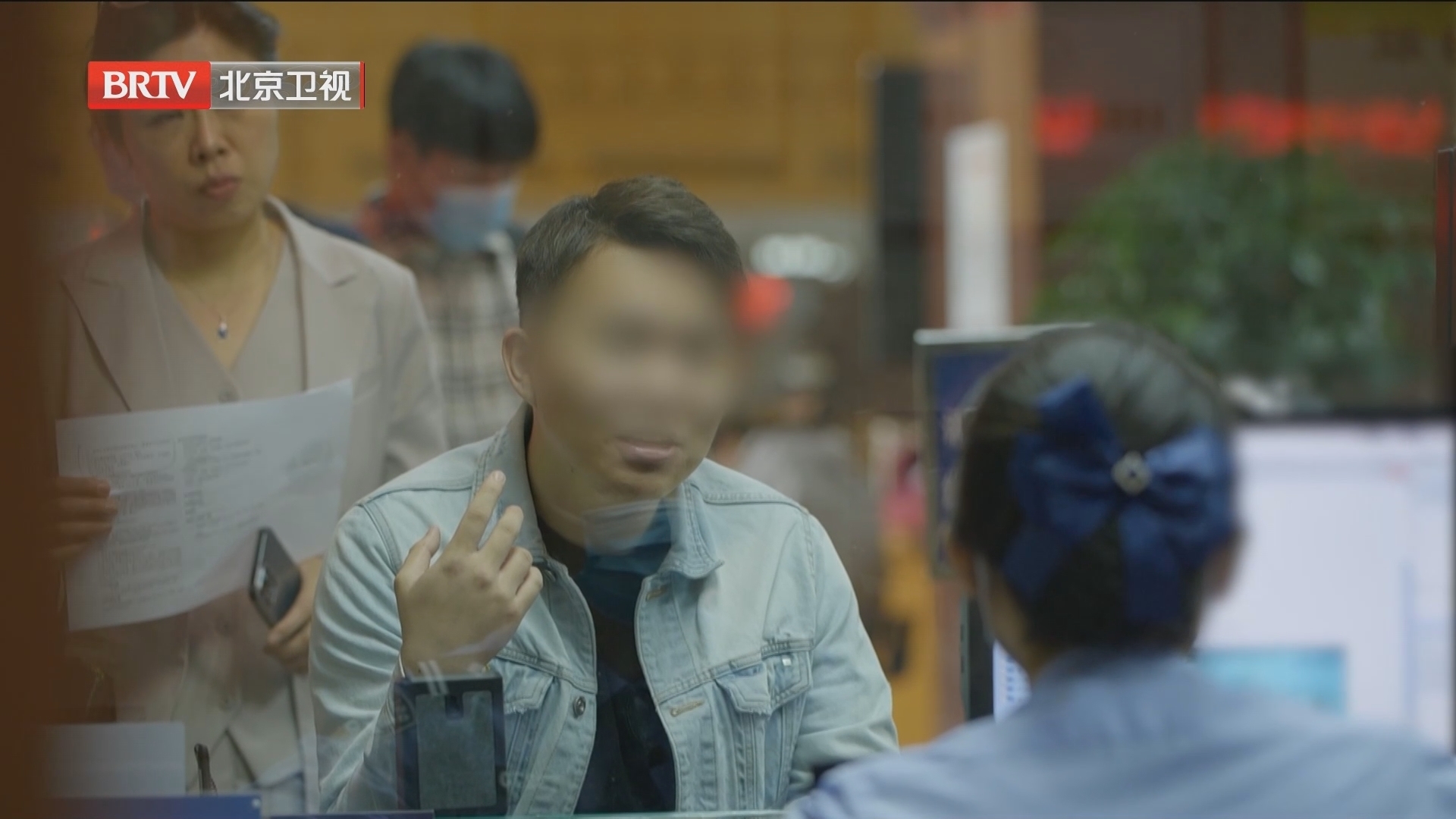 中国梦365个故事丨签证官的故事