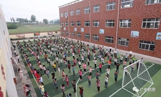 今年我省招聘15500名特岗教师 3年期满可办入