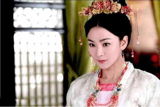 比大幂幂开的工作室早几年的她, 为什么旗下的