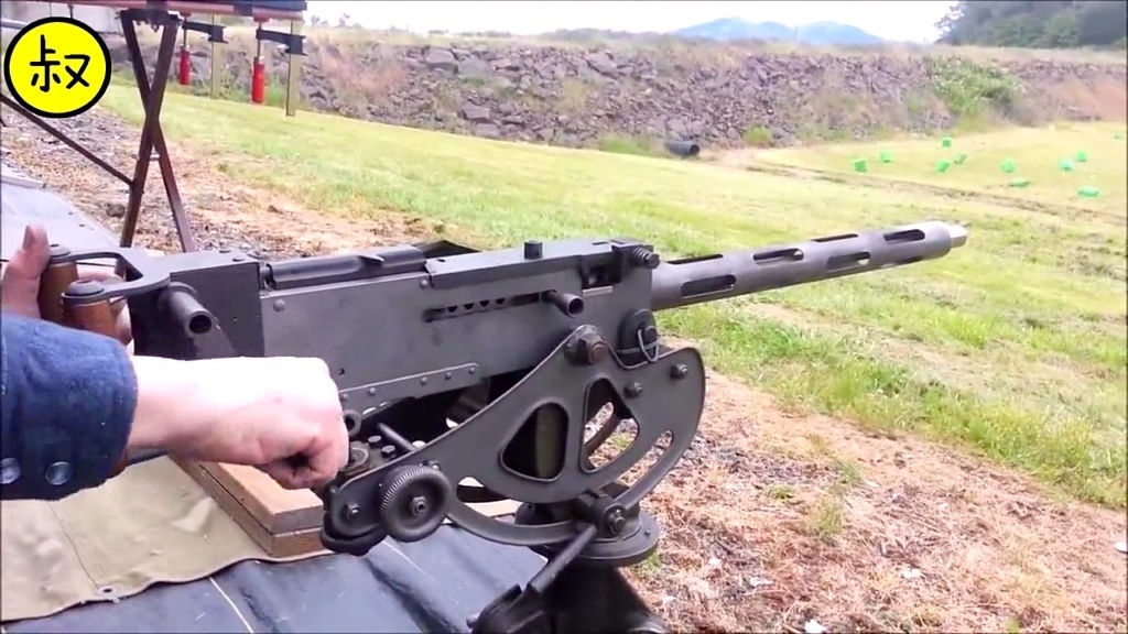 实测手摇版勃朗宁m1919a4式机枪,这是要累死的节奏?