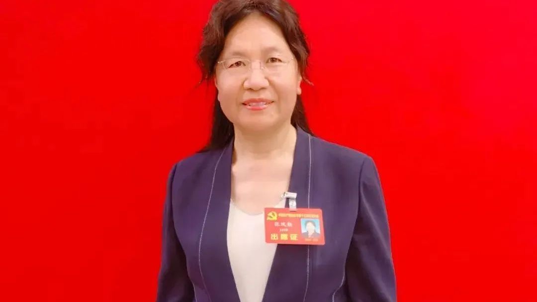 市党代会上的怀柔声音:区第三中学党委副书记、校长 张凤勤 市党代会上的怀柔声音:区第三中学党委副书记、校长 张凤勤