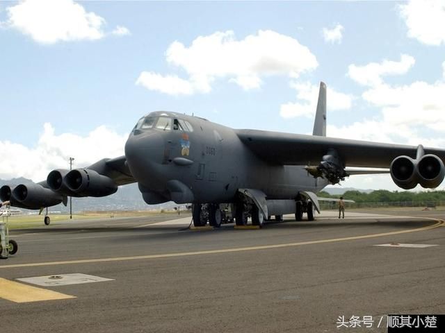 B52轰炸机换发动机准备服役到100周年