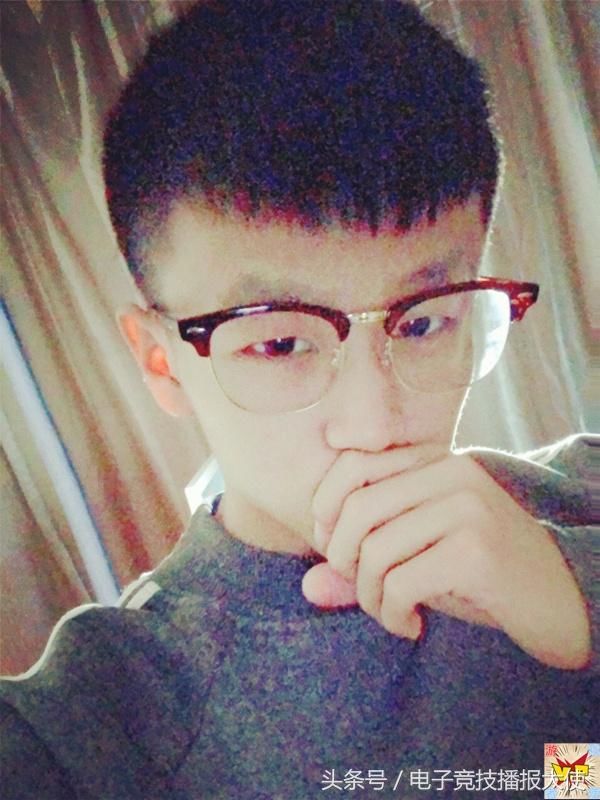 蛇哥多了一位兄弟,渝万公会主播指责斗鱼欠薪