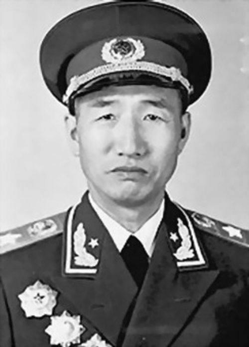 此人的军事能力远超林彪粟裕，顽抗的日军一听他的名字就赶紧扔枪!