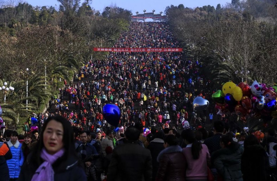 中国最长石梯:1500米长花1亿10年修成,誉为万