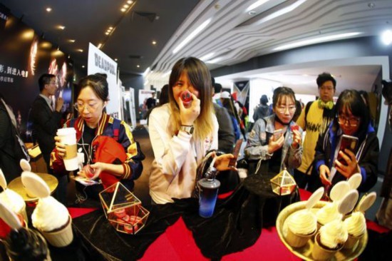 一贱倾心!《死侍》携专属彩蛋登陆北影节