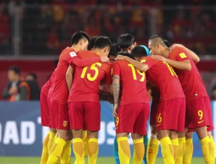 如果把现有的国足解散,重新全国海选你会赞成